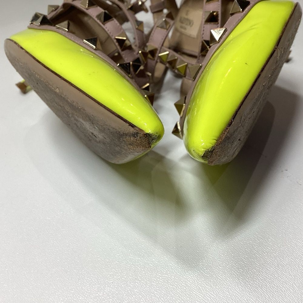 Valentino Garavani Neon Yellow Parent Leather Rockstud Pumps EU Size 37.5 - Picture 14 of 16